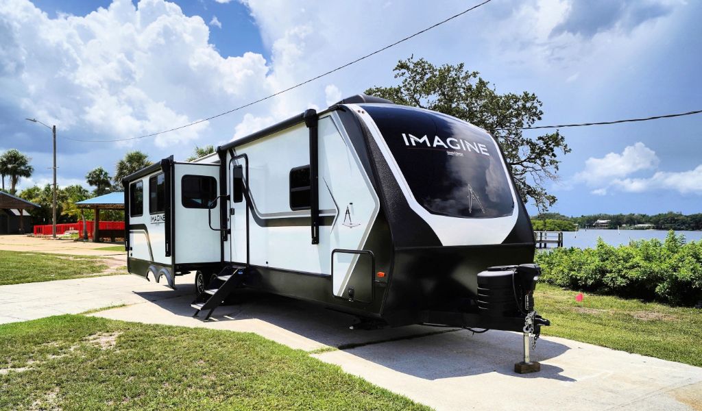 2025 Grand Design Imagine XLS 2970RL - $41,300