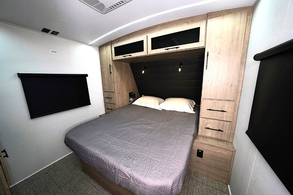 2025 Grand Design Imagine XLS 2970RL - $41,300