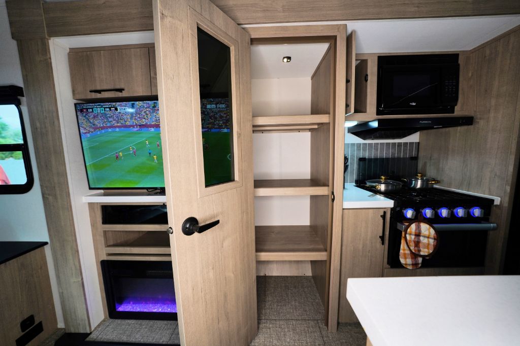 2025 Grand Design Imagine XLS 2970RL - $41,300