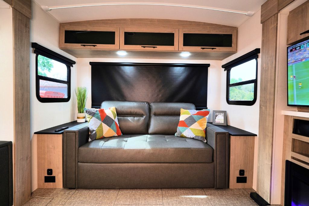 2025 Grand Design Imagine XLS 2970RL - $41,300