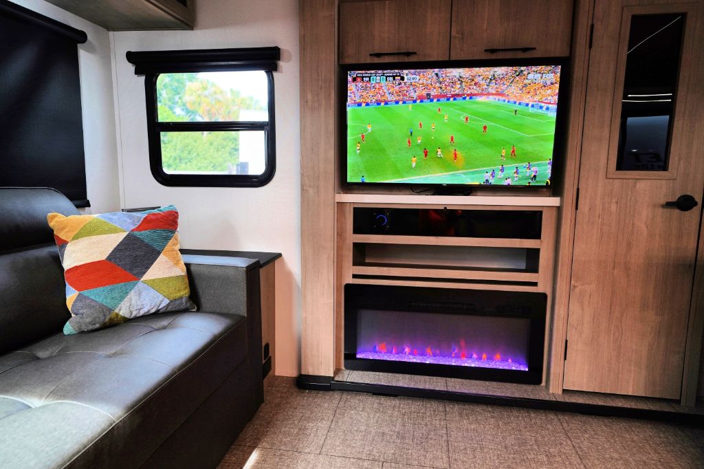 2025 Grand Design Imagine XLS 2970RL - $41,300