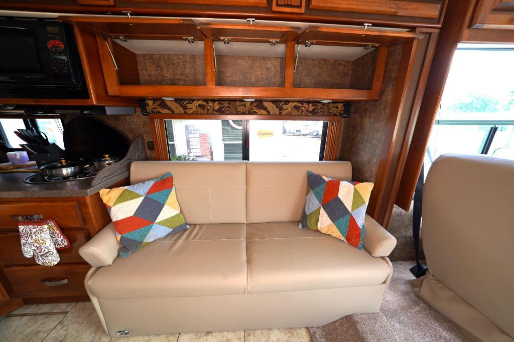 2012 Tiffin Motorhomes, Inc Breeze - $60,550