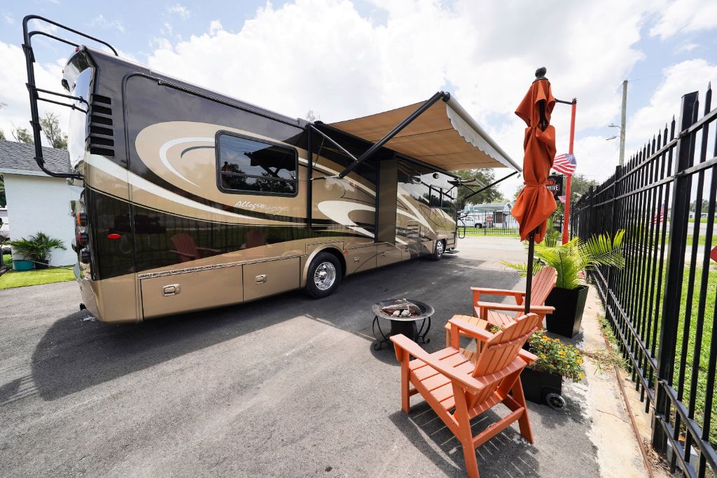 2012 Tiffin Motorhomes, Inc Breeze - $60,550