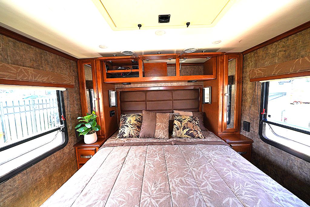 2012 Tiffin Motorhomes, Inc Breeze - $60,550