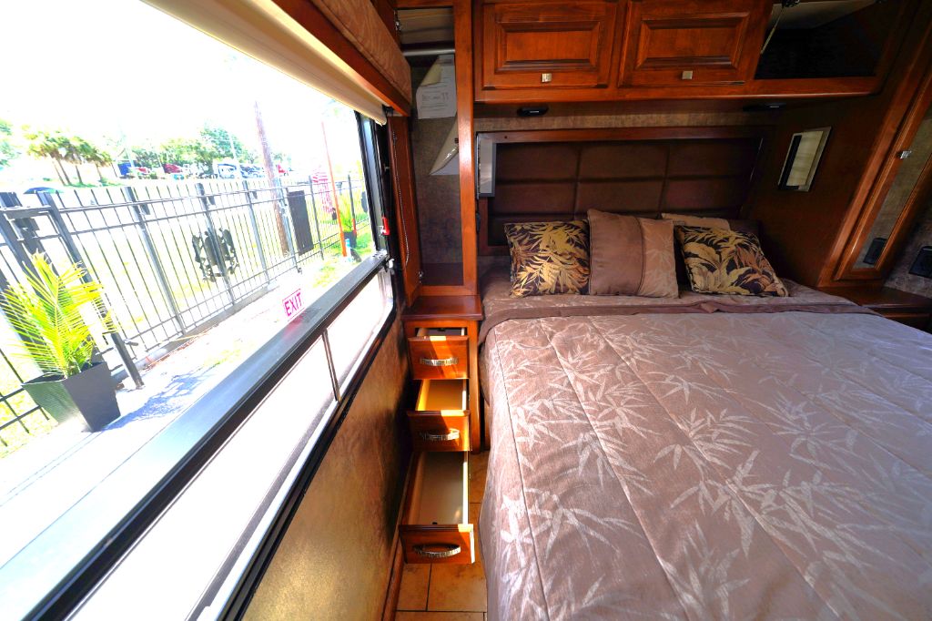 2012 Tiffin Motorhomes, Inc Breeze - $60,550