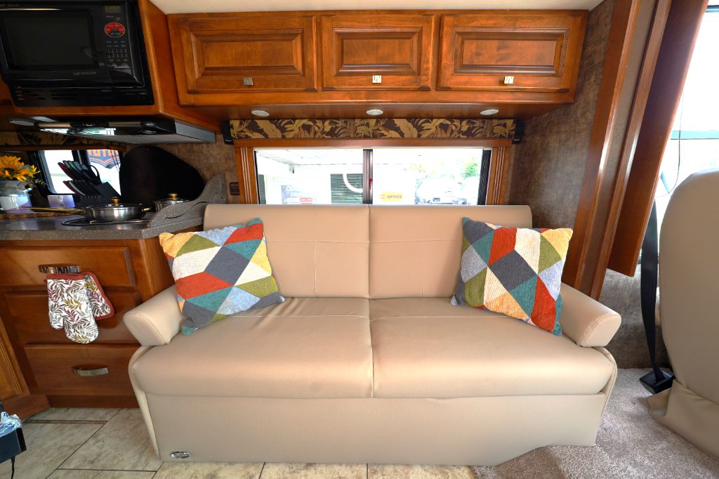 2012 Tiffin Motorhomes, Inc Breeze - $60,550