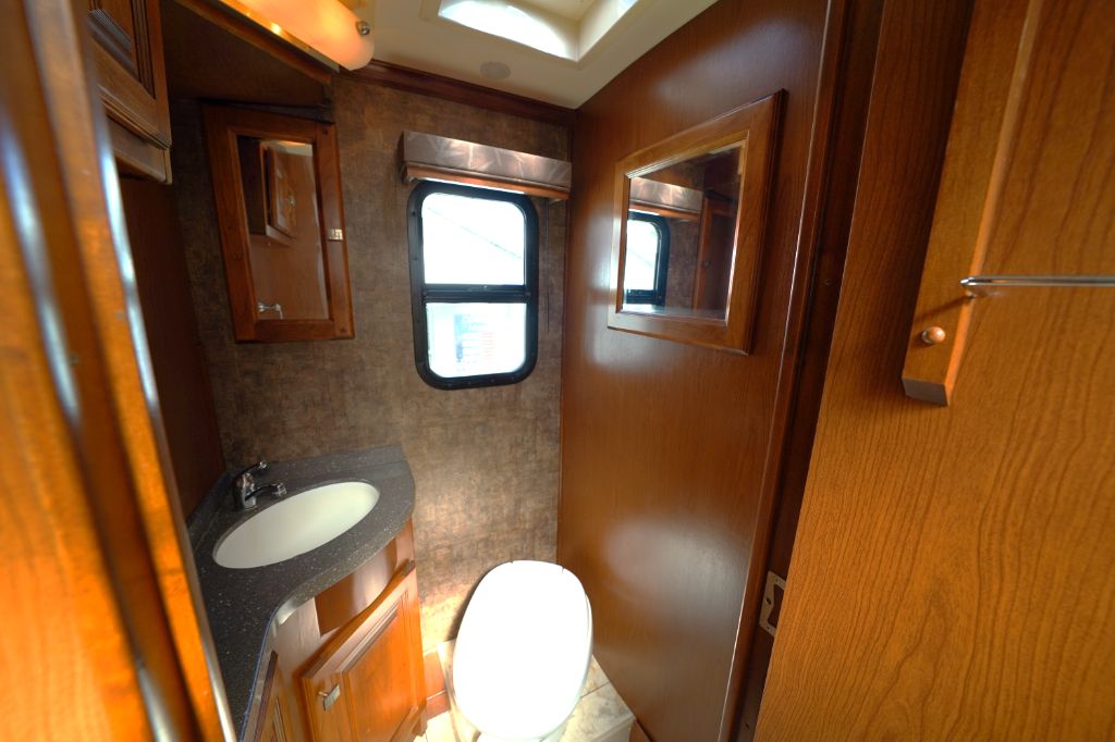 2012 Tiffin Motorhomes, Inc Breeze - $60,550