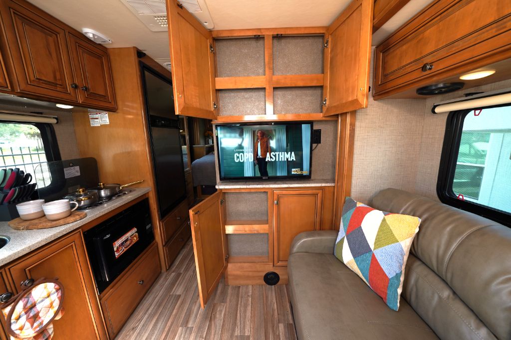 2017 Mercedes-Benz Sprinter - $59,550