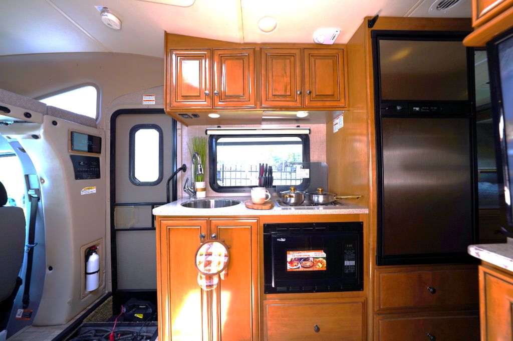2017 Mercedes-Benz Sprinter - $59,550