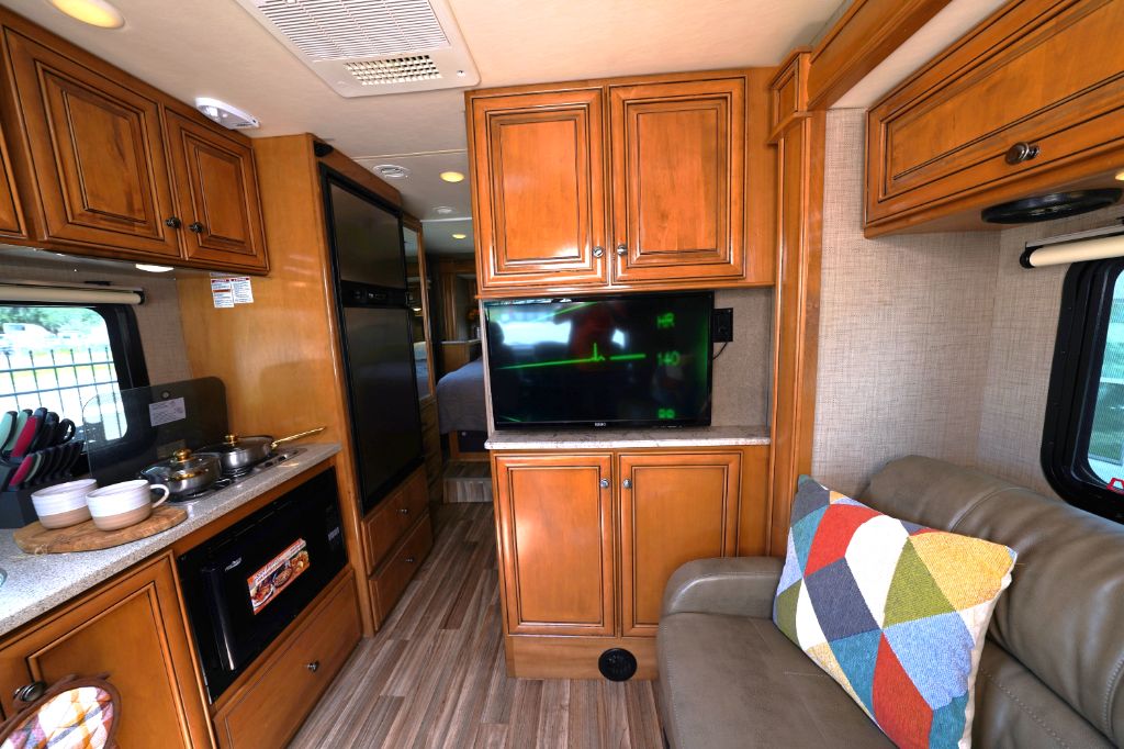 2017 Mercedes-Benz Sprinter - $59,550