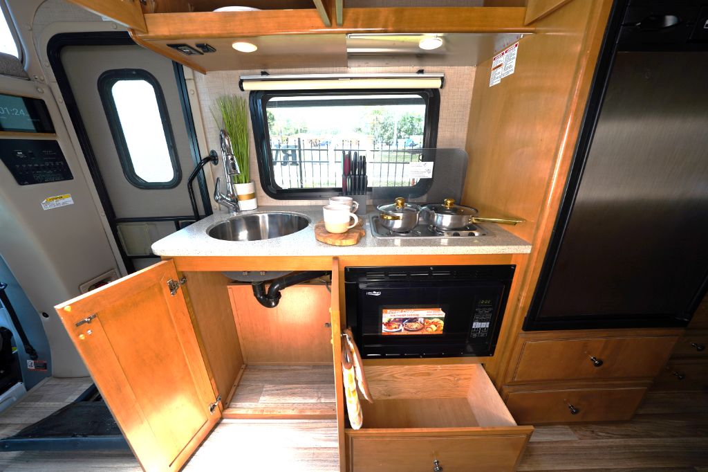2017 Mercedes-Benz Sprinter - $59,550