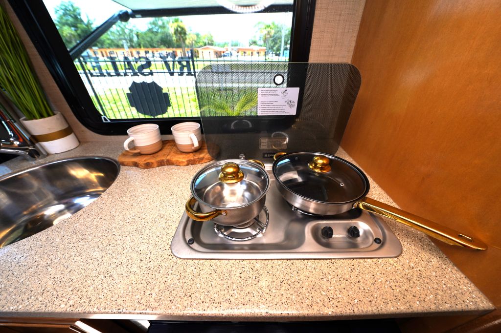 2017 Mercedes-Benz Sprinter - $59,550