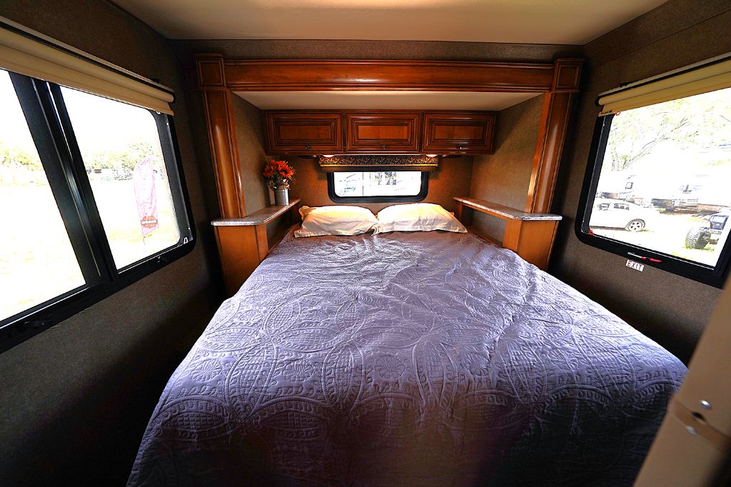 2017 Mercedes-Benz Sprinter - $59,550