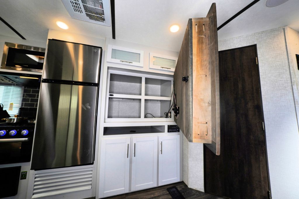 2021 Keystone Keystone - $21,950