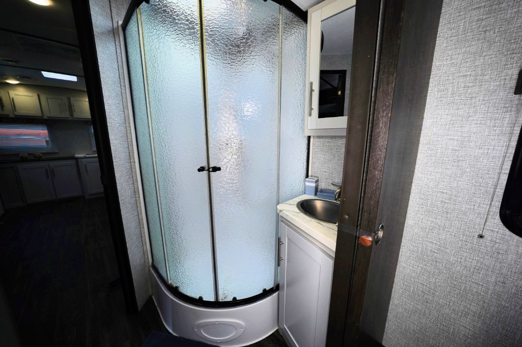 2021 Keystone Keystone - $21,950