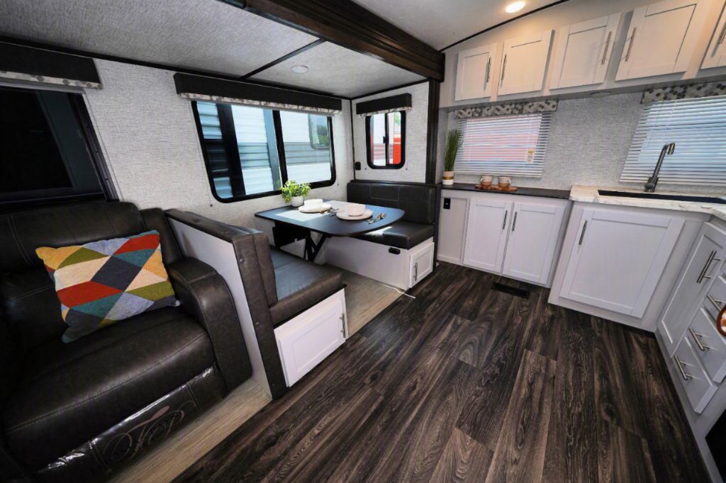 2021 Keystone Keystone - $21,950