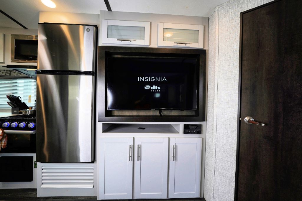 2021 Keystone Keystone - $21,950