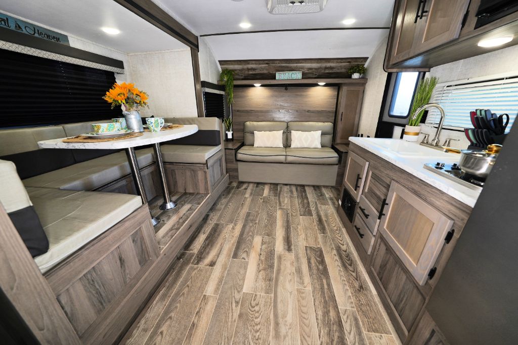 2023 Gulf Stream Coach, Inc. Gulf Stream Coach, Inc. - $16,950