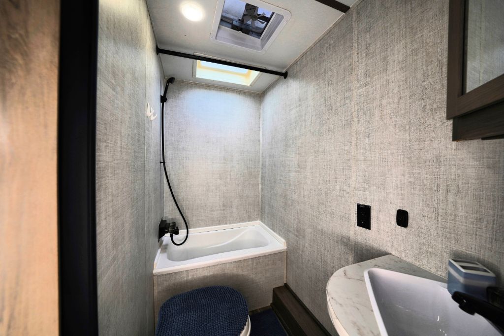 2023 Gulf Stream Coach, Inc. Gulf Stream Coach, Inc. - $16,950