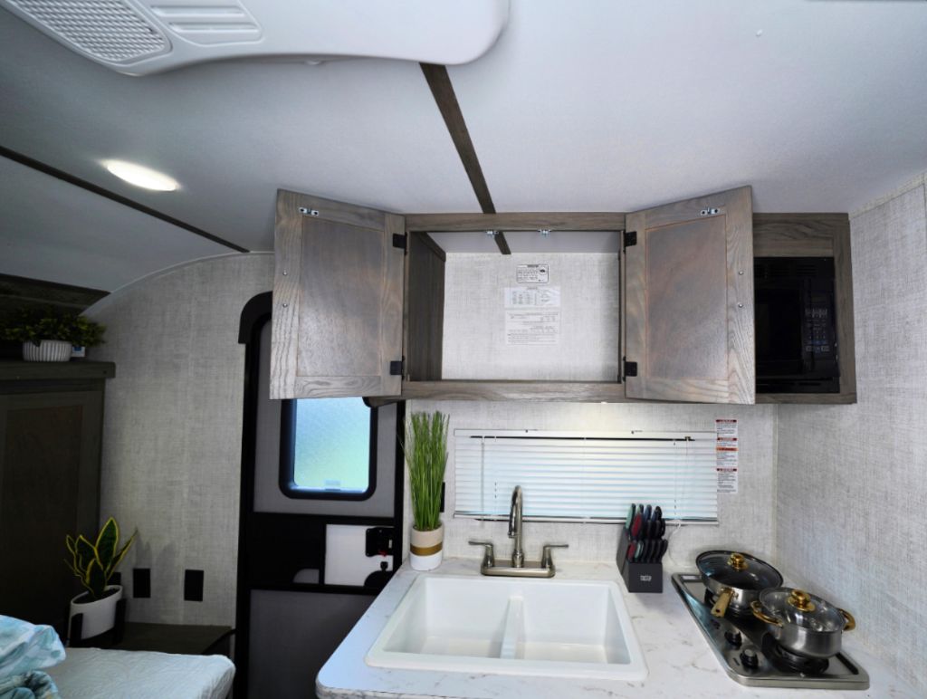2023 Gulf Stream Coach, Inc. Gulf Stream Coach, Inc. - $16,950
