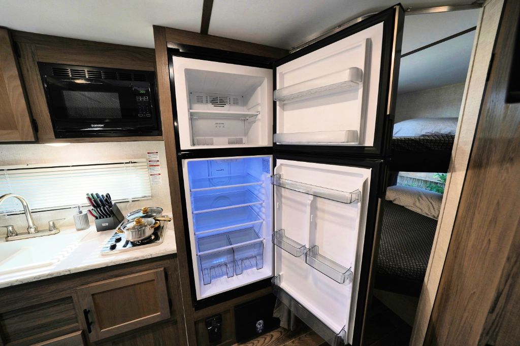2023 Gulf Stream Coach, Inc. Gulf Stream Coach, Inc. - $16,950