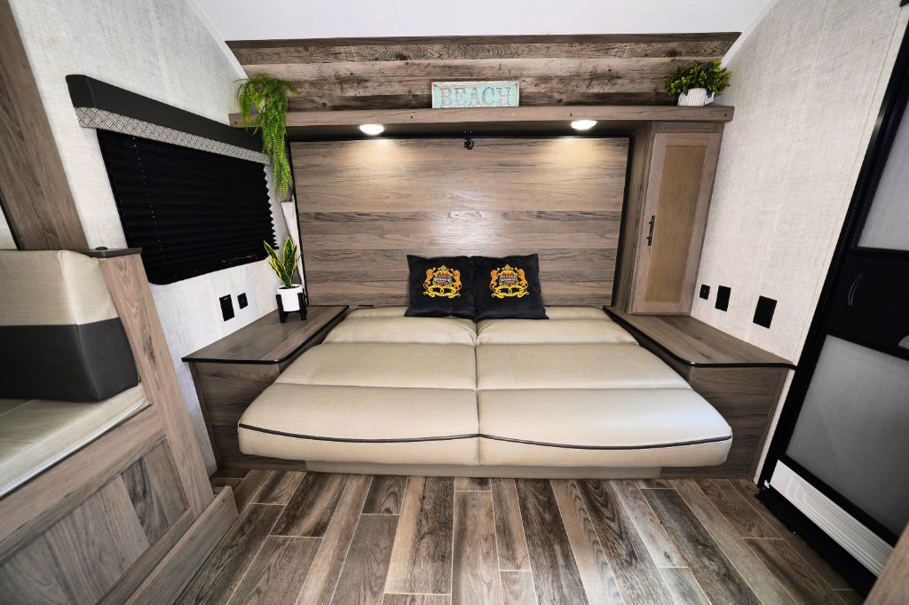 2023 Gulf Stream Coach, Inc. Gulf Stream Coach, Inc. - $16,950