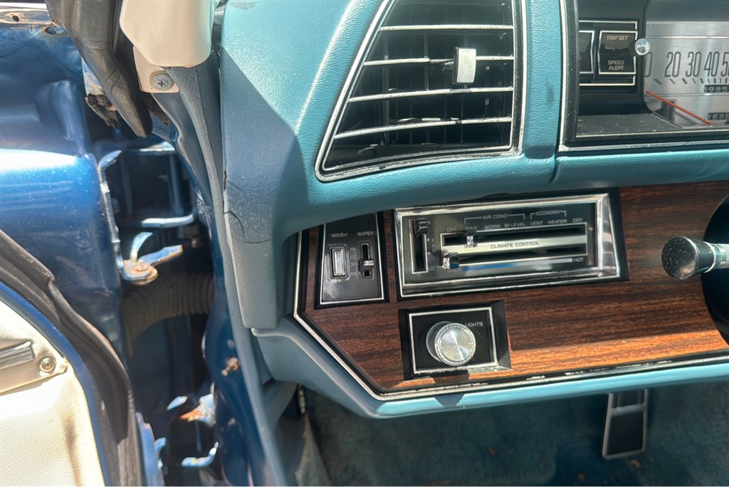 1976 Volkswagen Passat SE PZEV photo