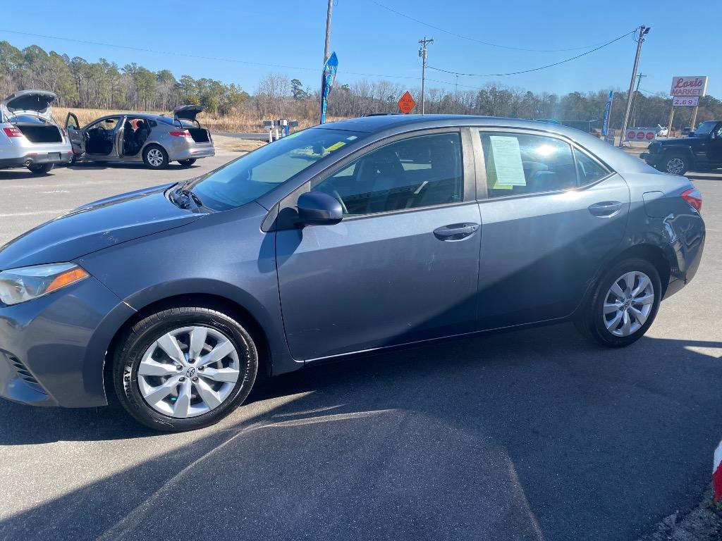 2015 Toyota Corolla LE photo