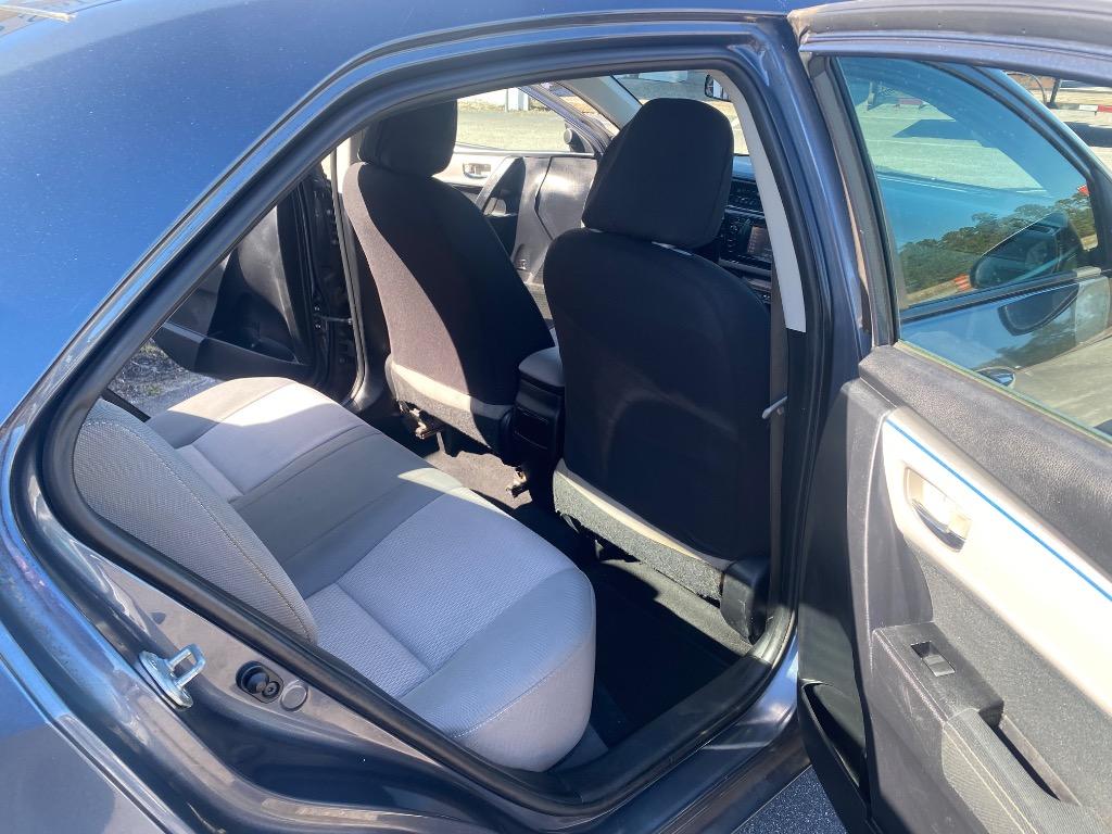 2015 Toyota Corolla LE photo