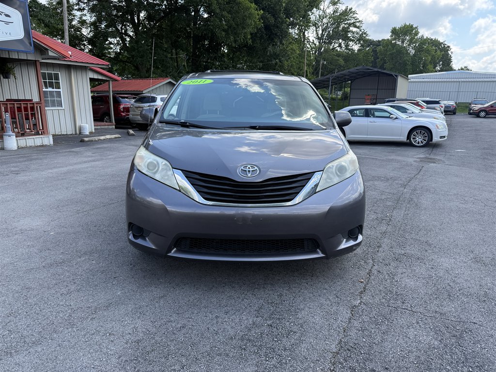 2011 Toyota Sienna - $8,050