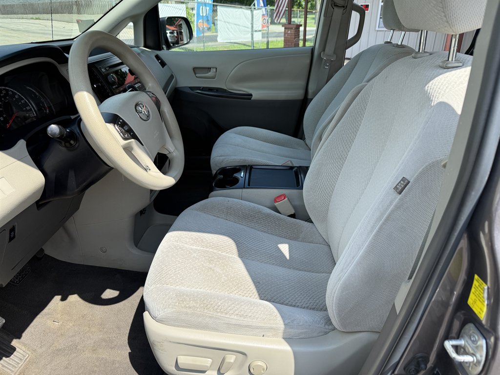 2011 Toyota Sienna - $8,050