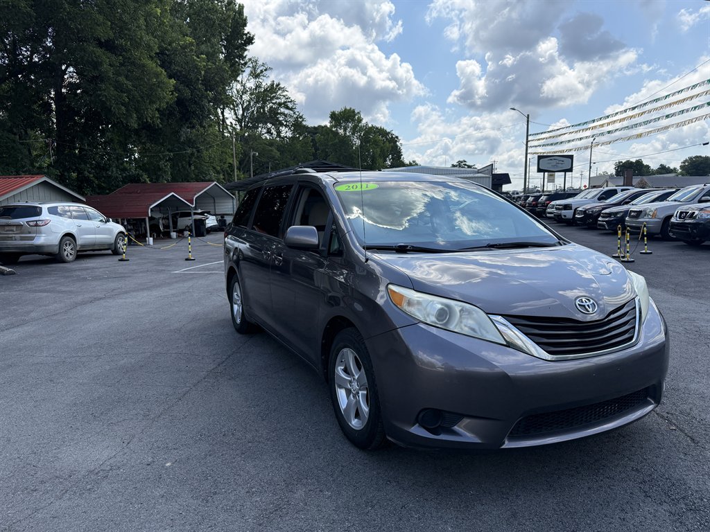 2011 Toyota Sienna - $8,050