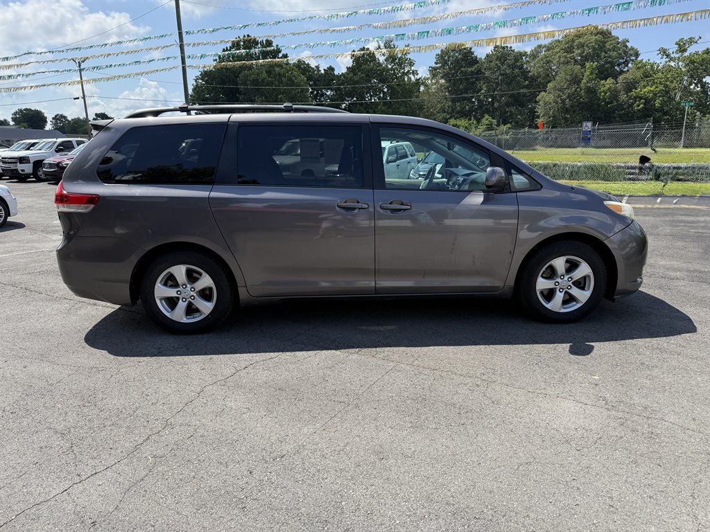 2011 Toyota Sienna - $8,050