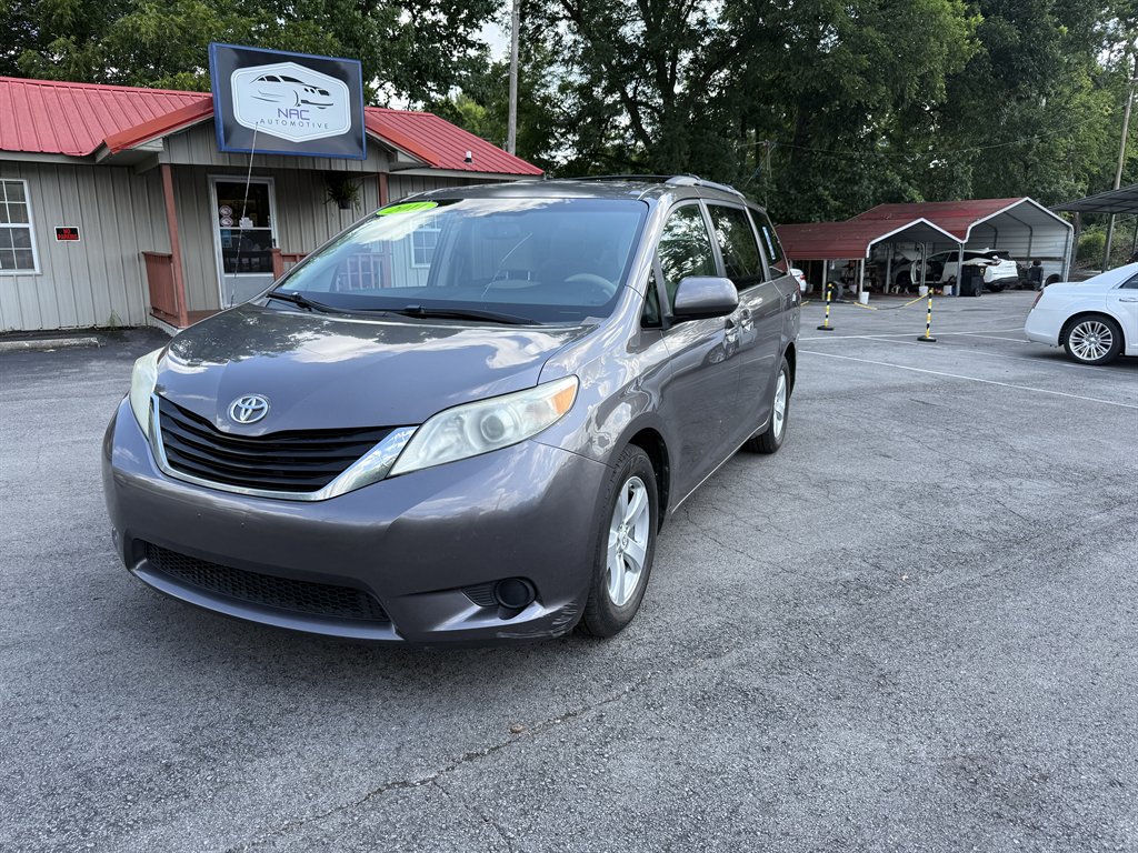 2011 Toyota Sienna - $8,050