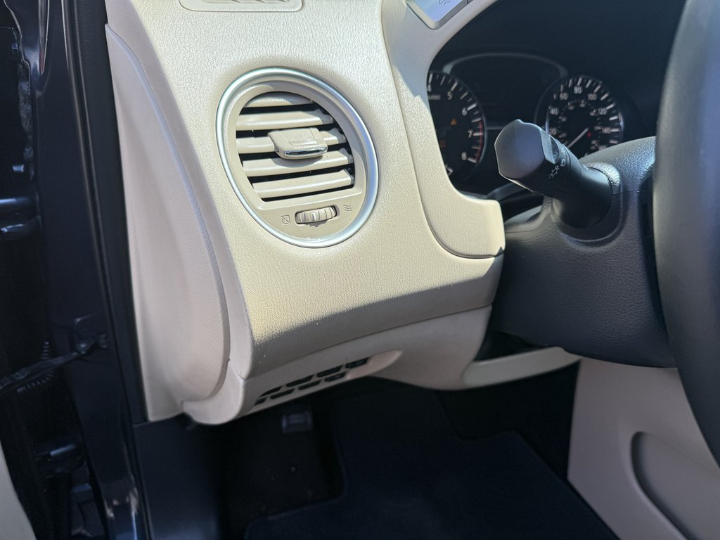 2016 Nissan Pathfinder - $8,500