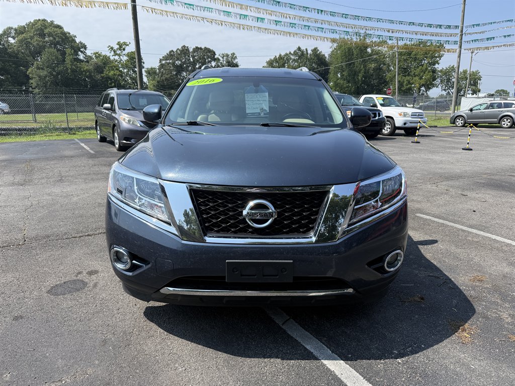 2016 Nissan Pathfinder - $8,500