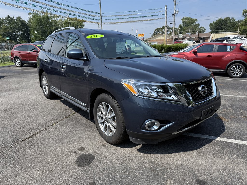 2016 Nissan Pathfinder - $8,500