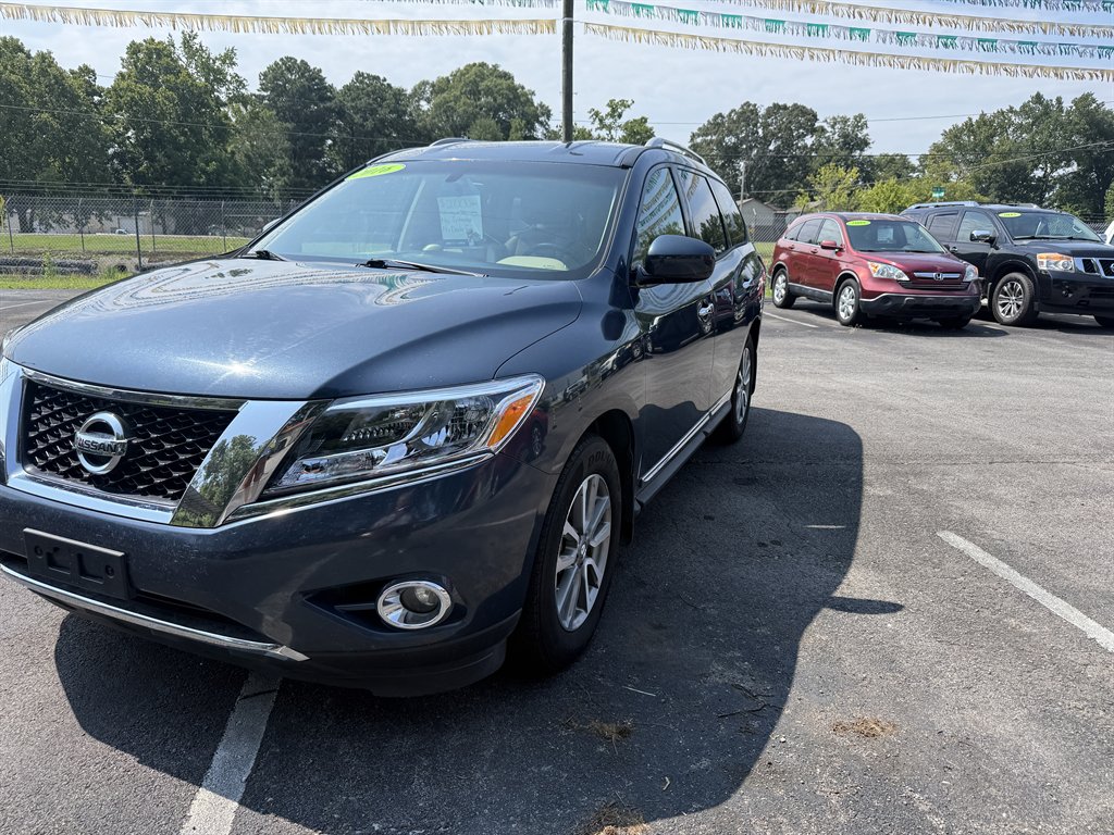 2016 Nissan Pathfinder - $8,500