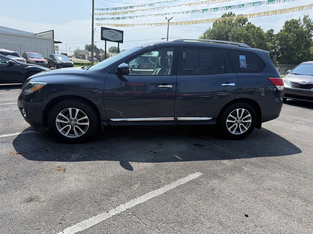 2016 Nissan Pathfinder - $8,500