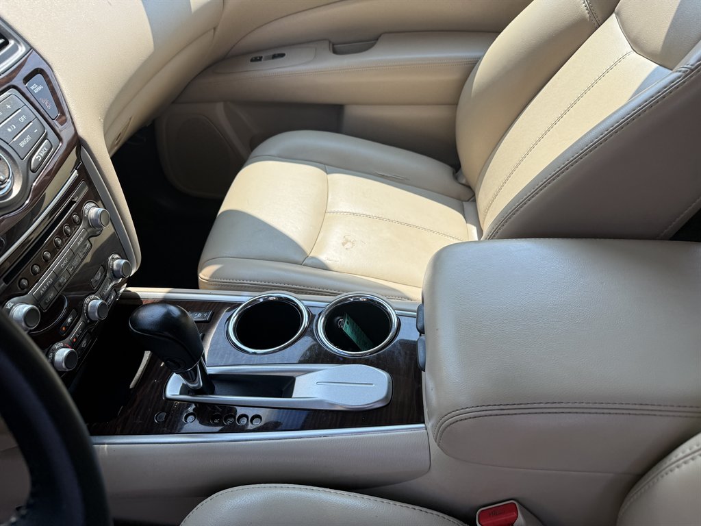 2016 Nissan Pathfinder - $8,500