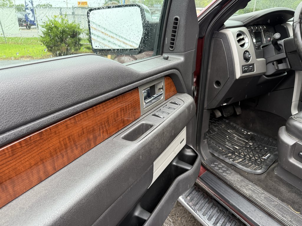 2010 Ford F-150 XLT photo