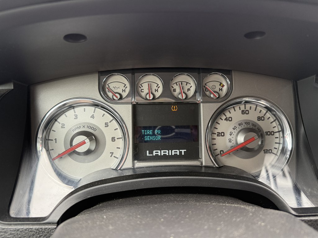 2010 Ford F-150 XLT photo