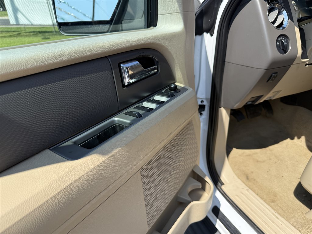 2014 Ford Expedition - $9,660