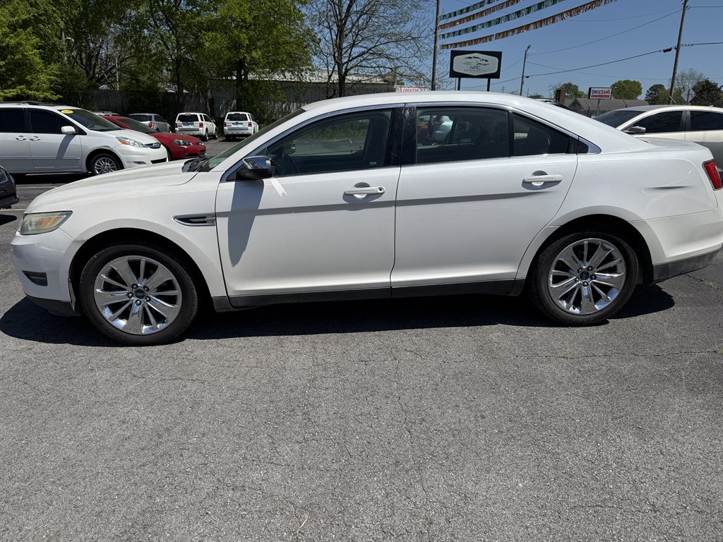 2010 Ford Taurus Limited photo