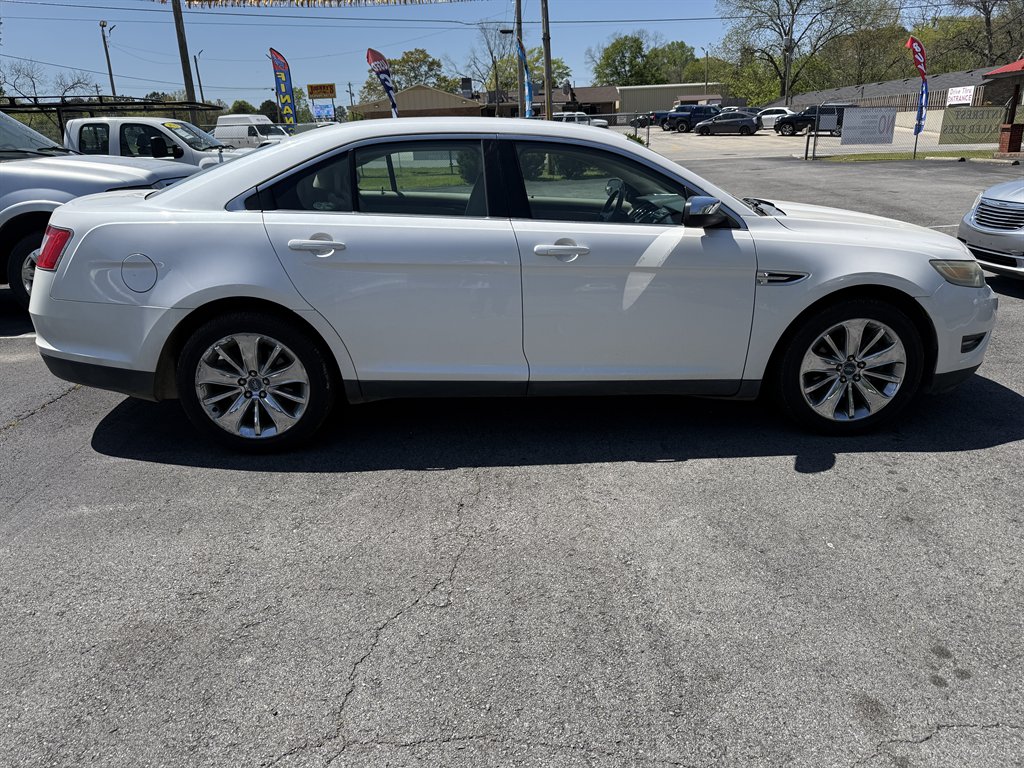 2010 Ford Taurus Limited photo