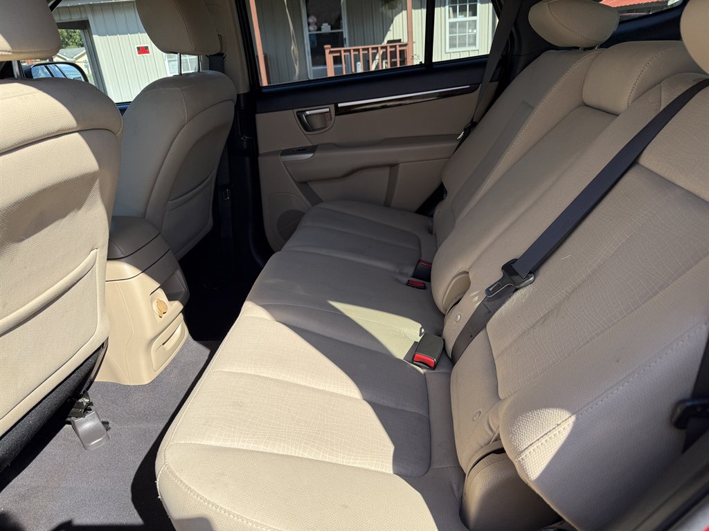 2012 Hyundai Santa Fe - $8,250