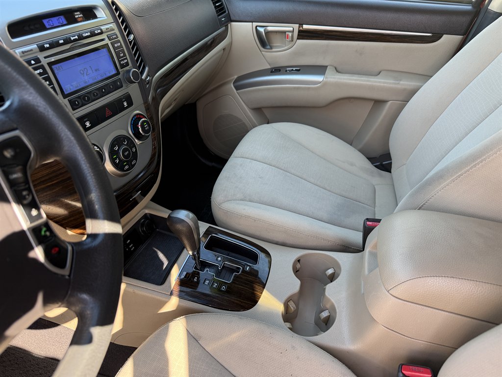 2012 Hyundai Santa Fe - $8,250