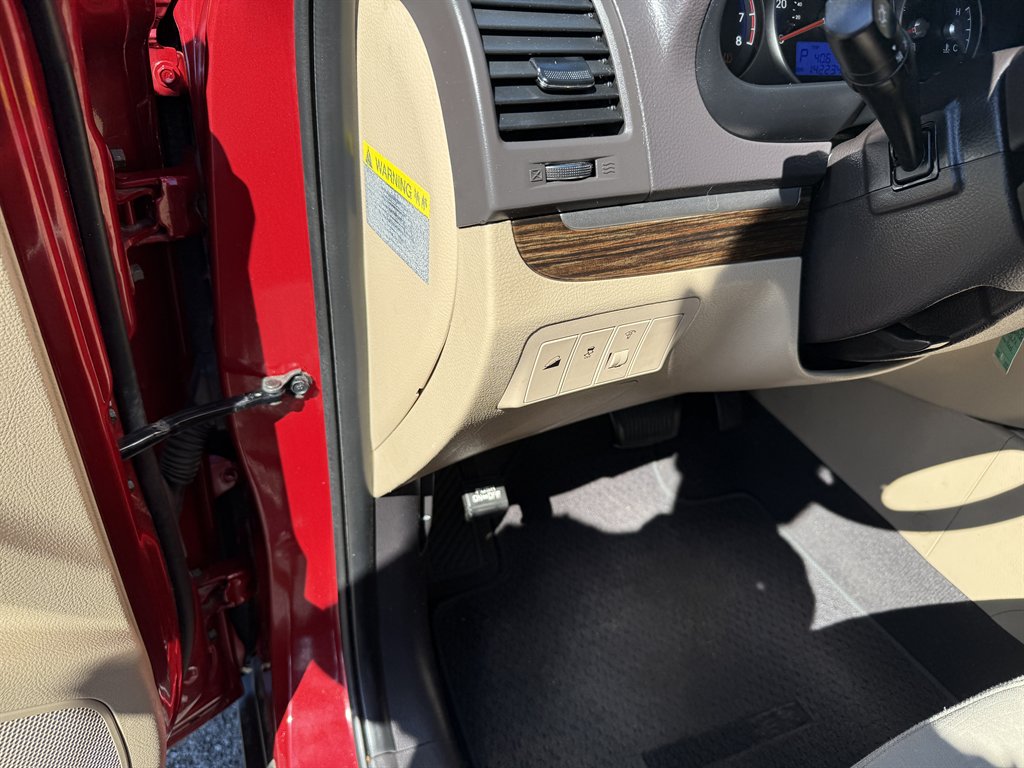2012 Hyundai Santa Fe - $8,250