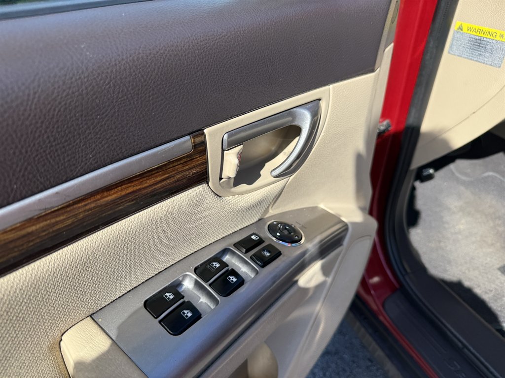 2012 Hyundai Santa Fe - $8,250
