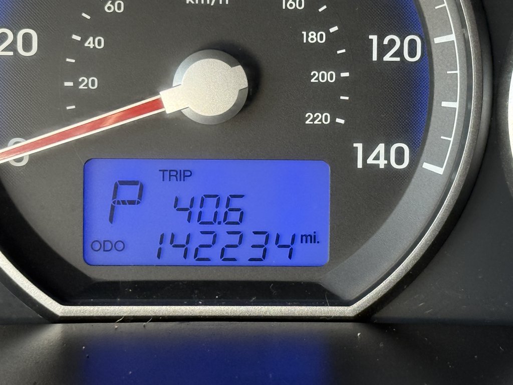 2012 Hyundai Santa Fe - $8,250